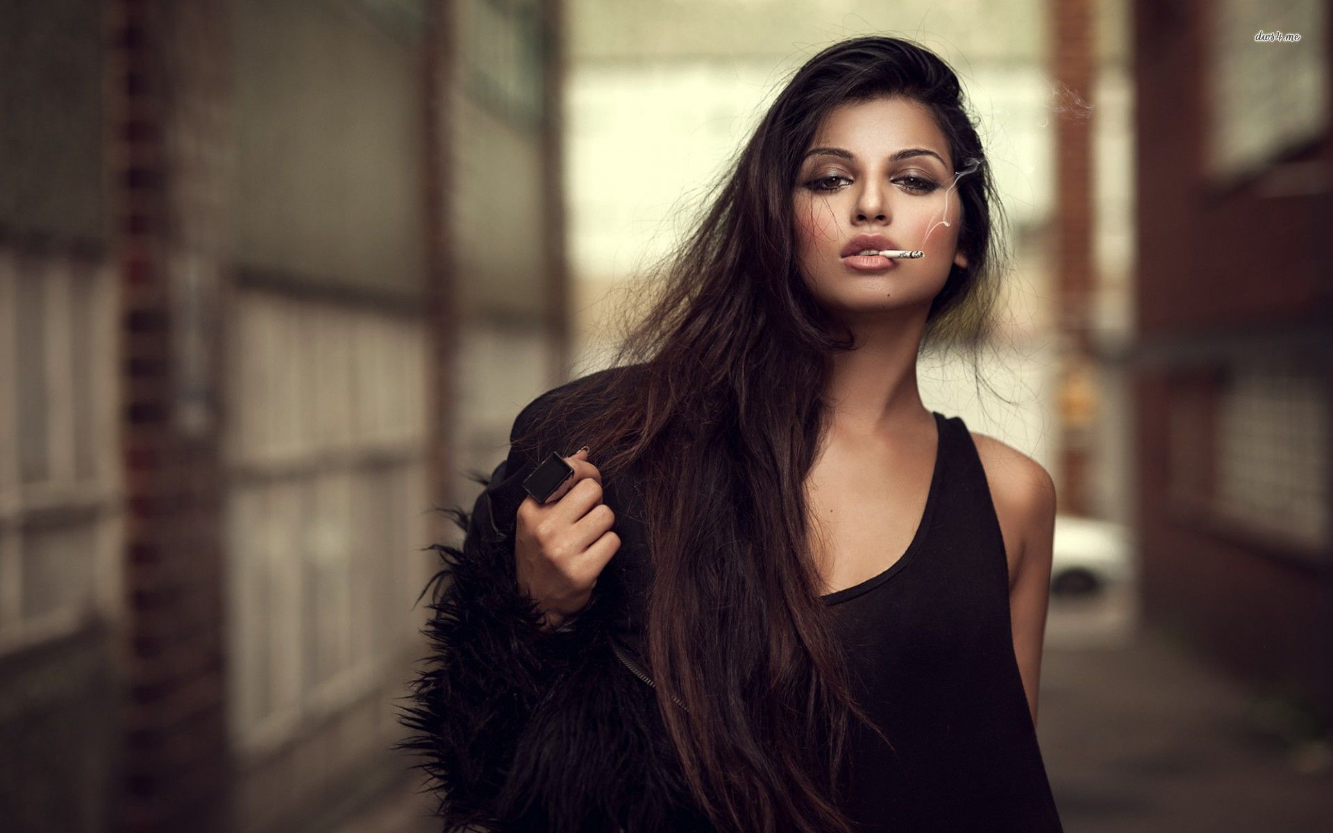 A playful frame from Sassy girls — online in Aguascalientes