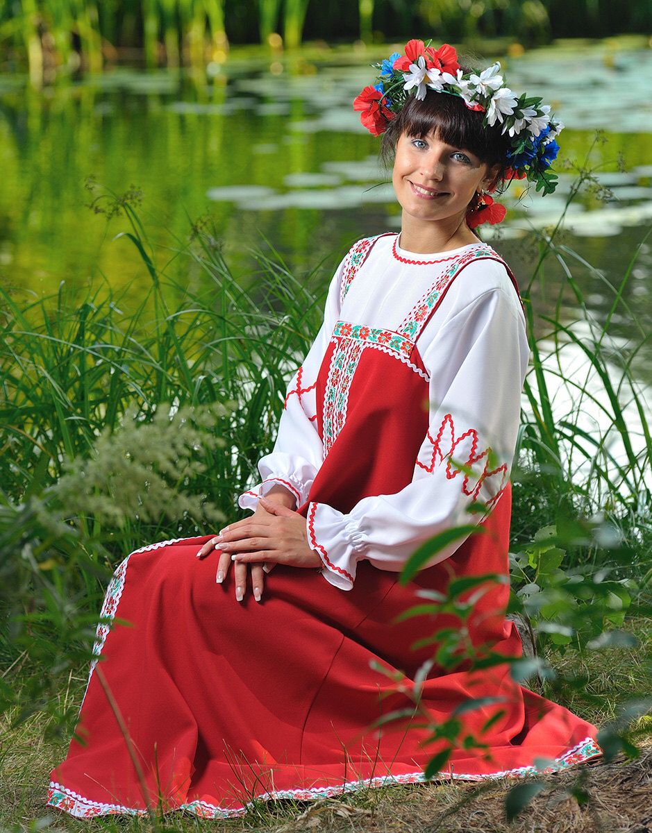 Beautiful girl Girls in Slavic costumes in Aguascalientes